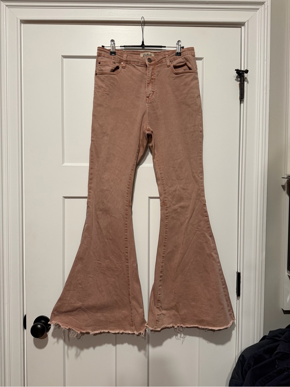 Listicle Rose-Tone Flared Jeans size Medium Fitted & Stretchy